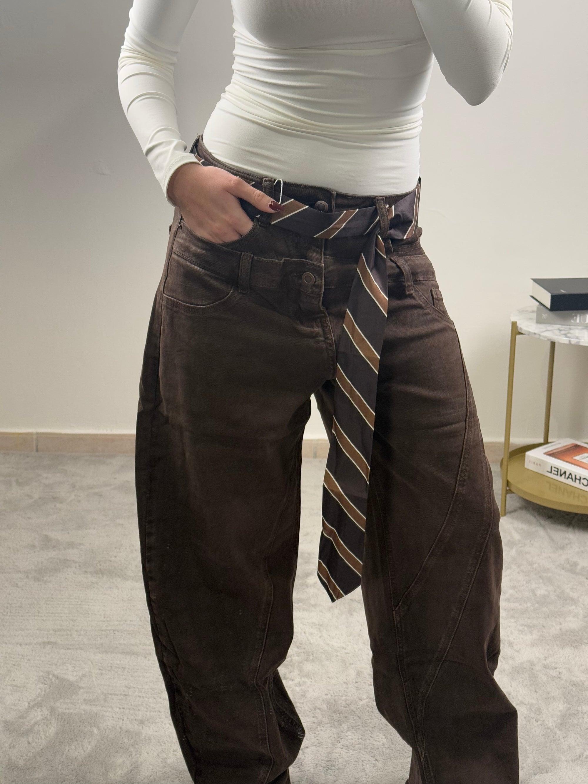 Jeans double con cravatta