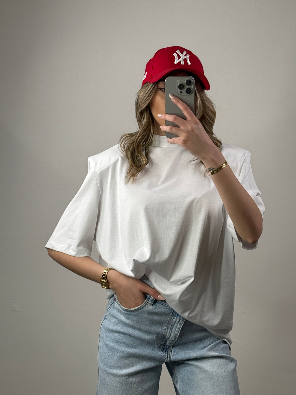 T-Shirt Boxy Fit con Spalline Imbottite